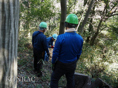 ���R��y��